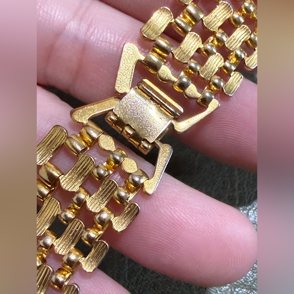 Vintage Gold Tone Panther Link Necklace 17” - Picture 5 of 7